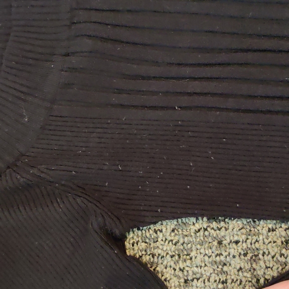 Derek Heart Long Sleeve Knit Top Size S - Picture 2 of 4